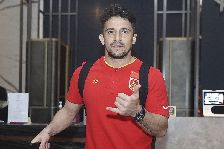 Luo Guofu：离开中国三年后 我仍然是中国公民 当我成为一个归化的人时 我对金钱的看法不多