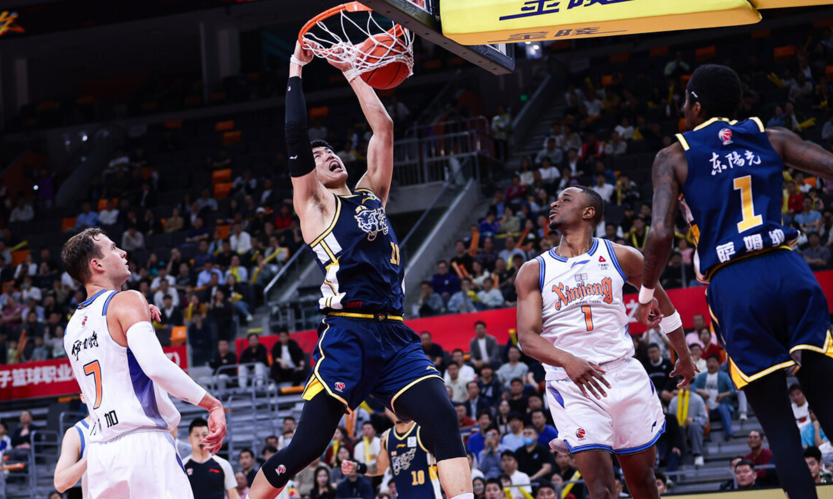 大战之前突然离队！广东男篮再少一人，京粤大战凶多吉少