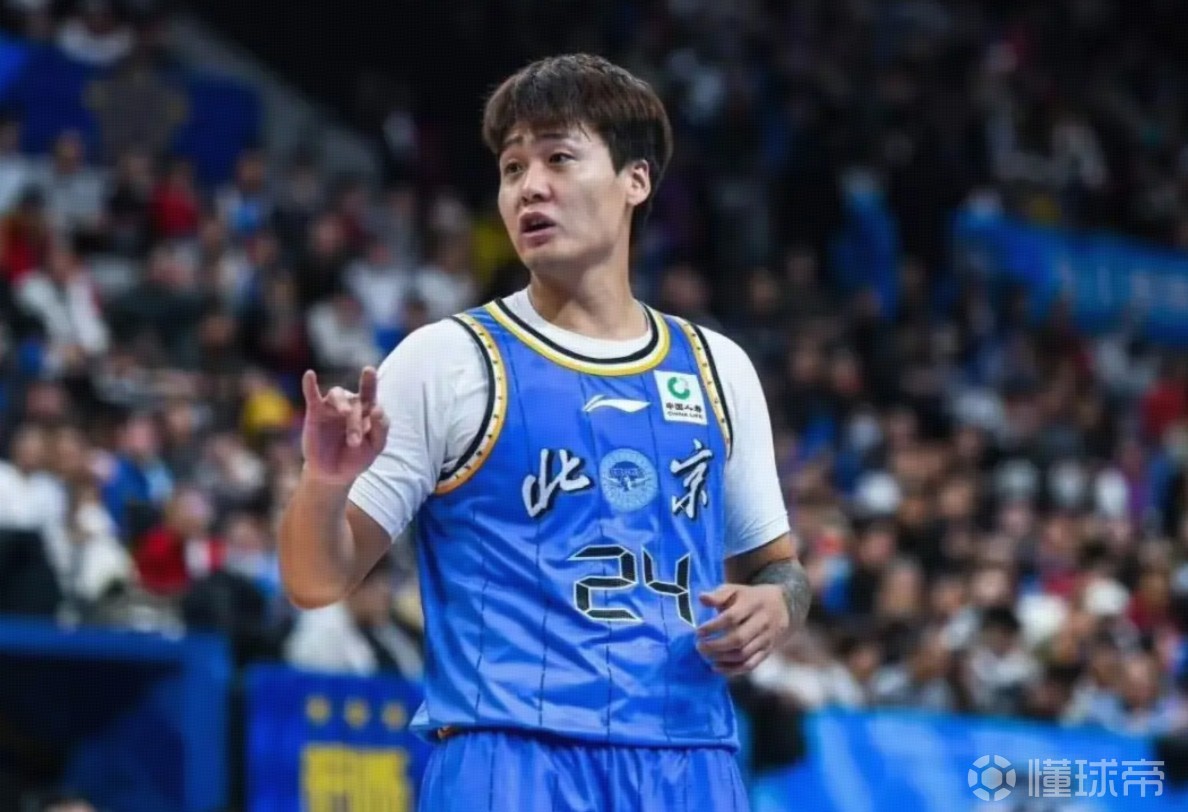 京粤大战赵睿替补登场，生涯首次以客队球员身份对阵广东