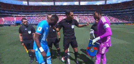 半场：民主刚果0-0牙买加，巴坎布进球被吹